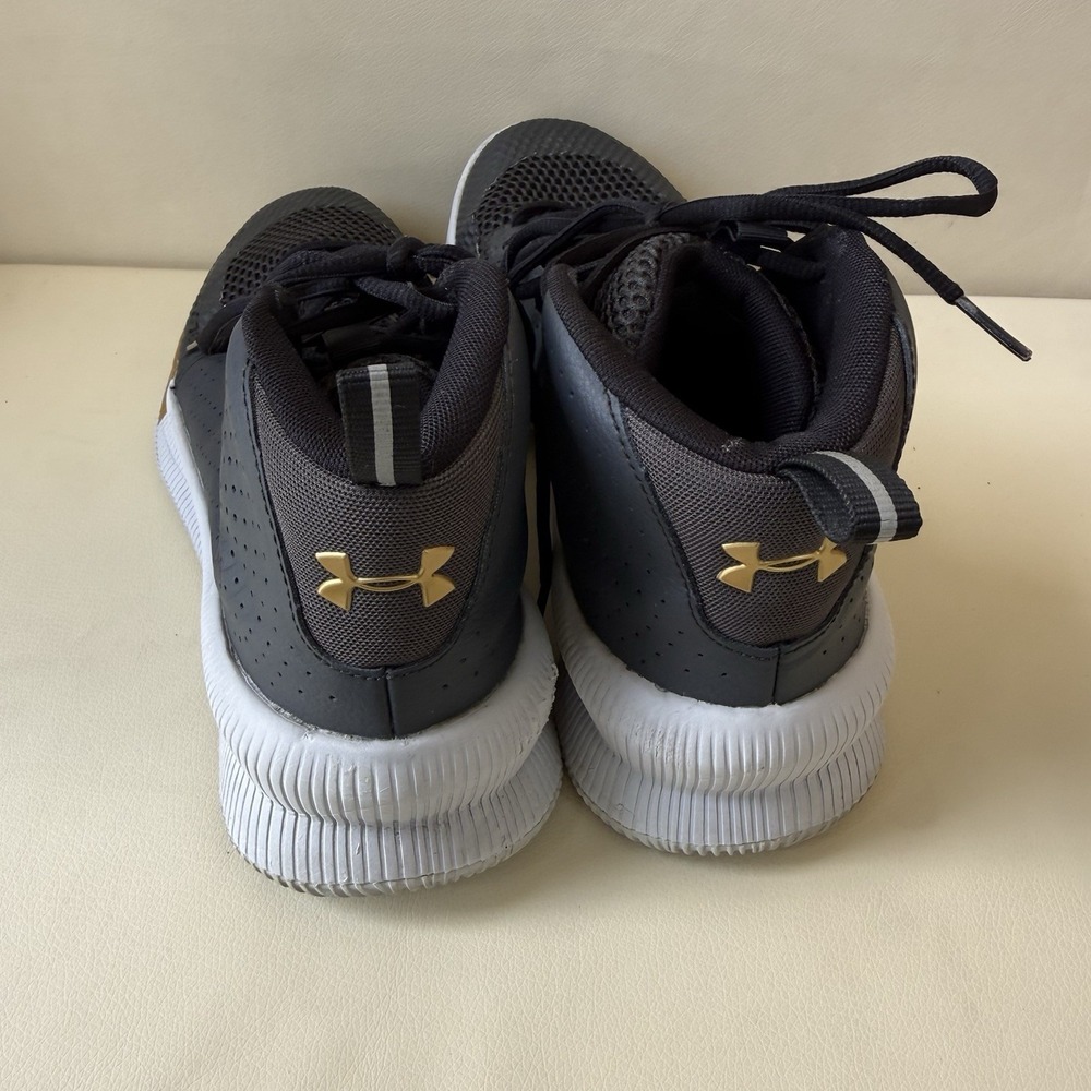 Under Armour Men's Size 10 Gray Black Basketball Shoes Athletic Sneakers - Picture 3 of 8